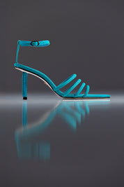 SANDÁLIA MADELEINE - couro camurça azul tuquesa/ salto macramê