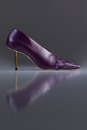 SCARPIN AMÉLIE - couro de pirarucu e pelica púrpura/ salto aço banhado a ouro