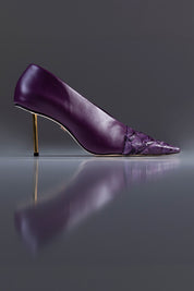 SCARPIN AMÉLIE - couro de pirarucu e pelica púrpura/ salto aço banhado a ouro