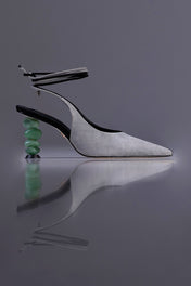 SLINGBACK SOPHIE - couro camurça cinza e preto/ salto pedras naturais quartzo verde