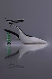 SLINGBACK SOPHIE - couro camurça cinza e preto/ salto pedras naturais quartzo verde