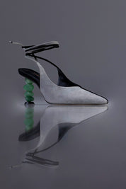 SLINGBACK SOPHIE - couro camurça cinza e preto/ salto pedras naturais quartzo verde