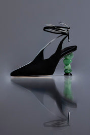 SLINGBACK SOPHIE - couro camurça cinza e preto/ salto pedras naturais quartzo verde