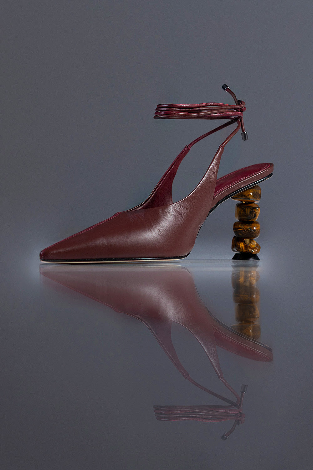 SLINGBACK SOPHIE - couro pelica vinho e vinho escuro/ salto pedras naturais olho de tigre