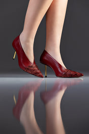 SCARPIN AMÉLIE - couro de pirarucu e pelica vermelho fired/ salto aço banhado a ouro