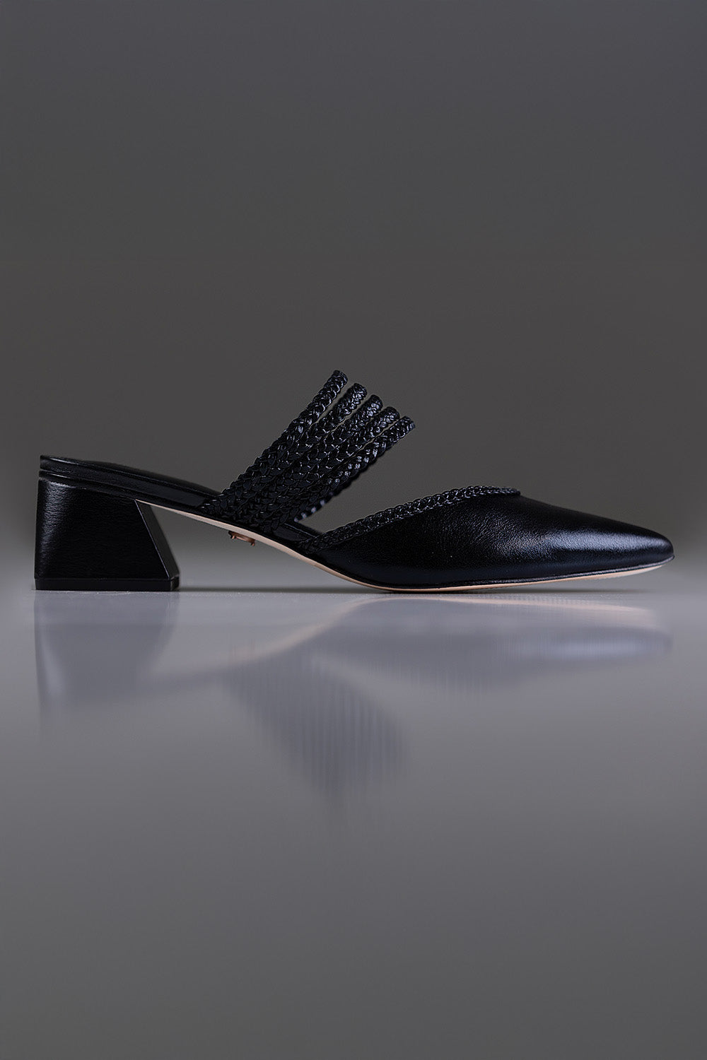 MULE CECÍLIA - couro preto metalizado