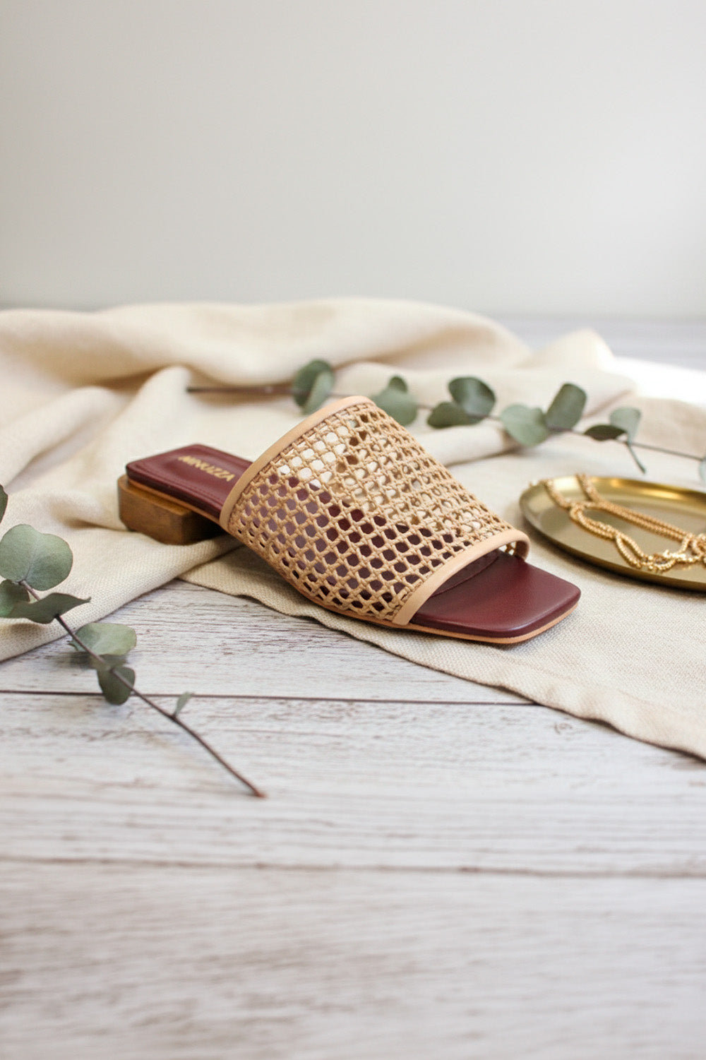 FLAT MARIA ALICE - couro nude e vinho/ salto madeira