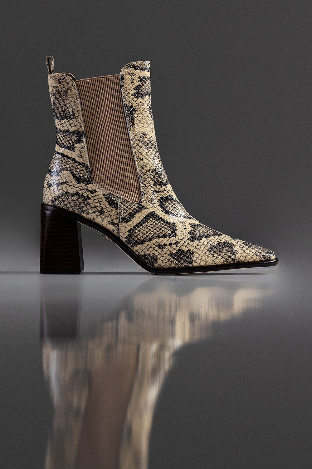 BOTA BRUNA - couro python porcelana