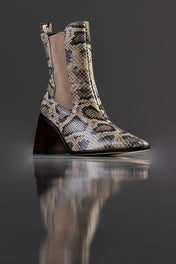 BOTA BRUNA - couro python porcelana