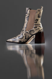 BOTA BRUNA - couro python porcelana
