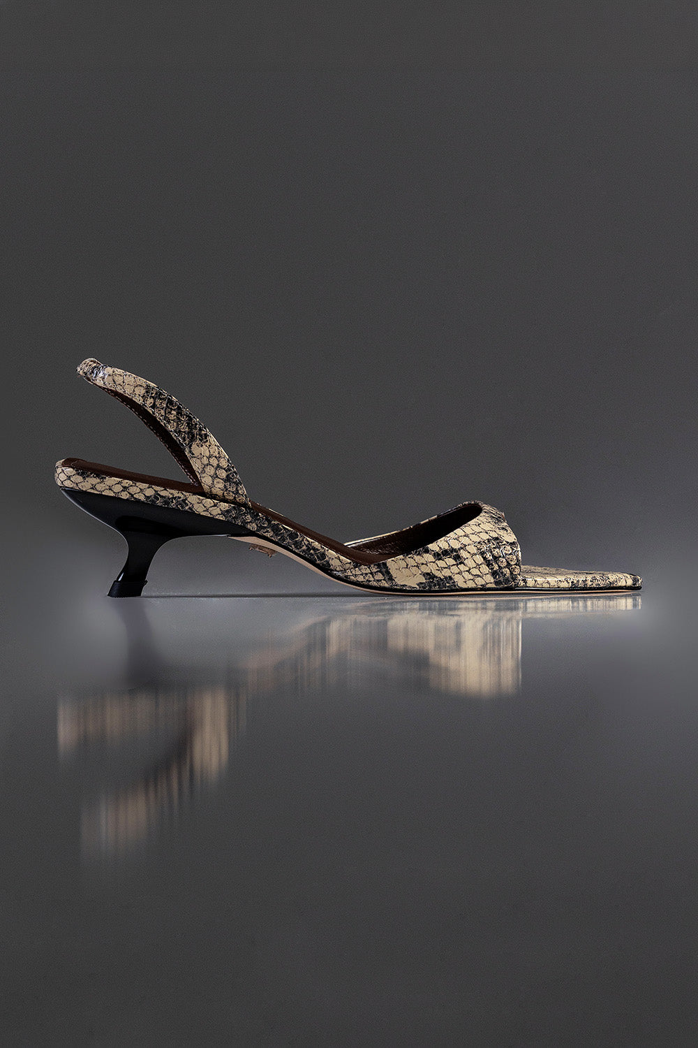 SANDÁLIA LAURA - couro python porcelana