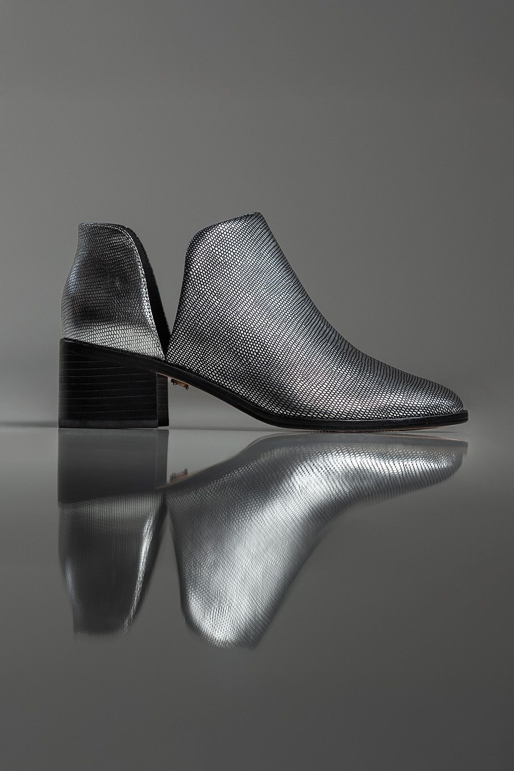 BOTA BEATRIZ - couro tipo lezard prata