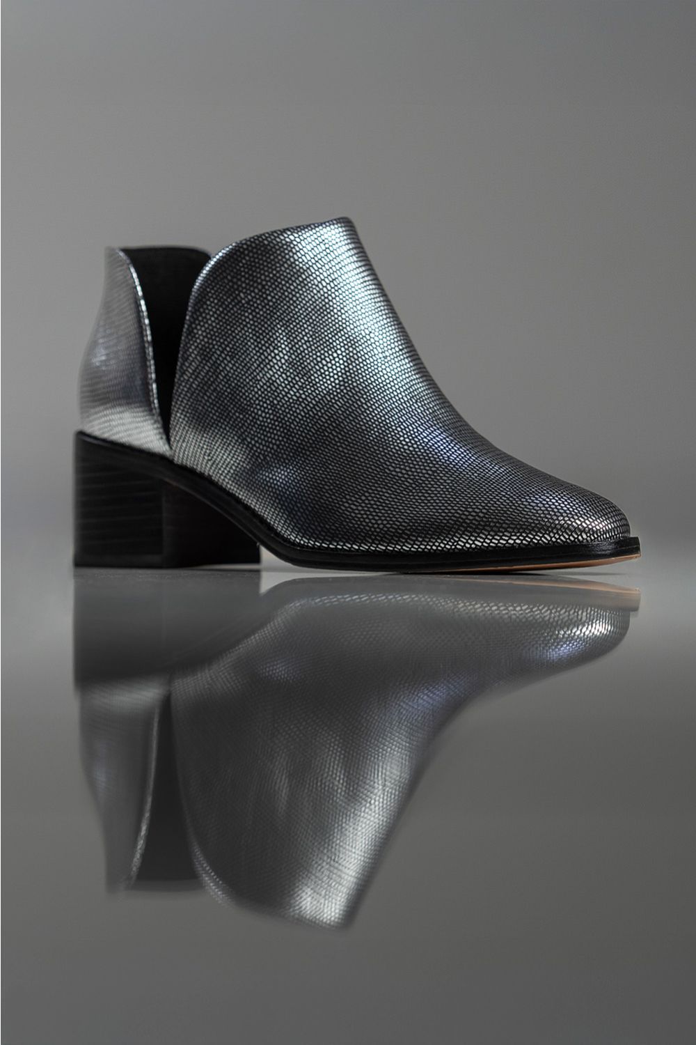 BOTA BEATRIZ - couro tipo lezard prata