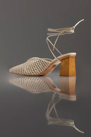 MULE MARIA EDUARDA - couro off white/ salto madeira castanheira