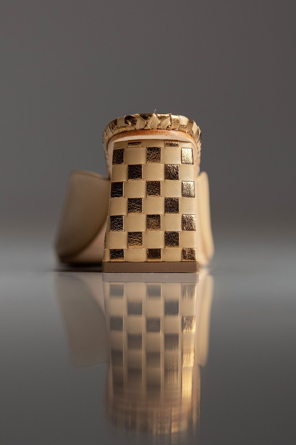 TAMANCO CELINA - couro nude e bronze